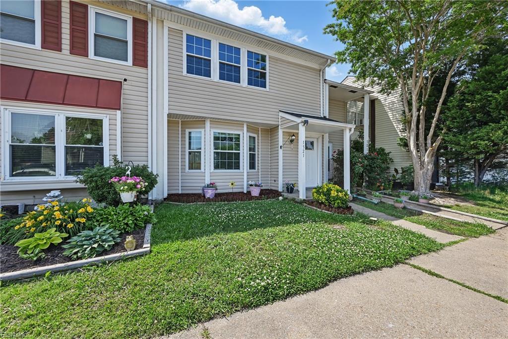 1521 Garland WAY
