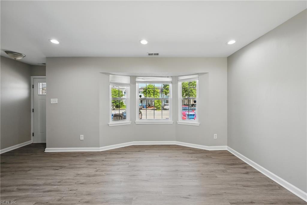 1521 Garland WAY