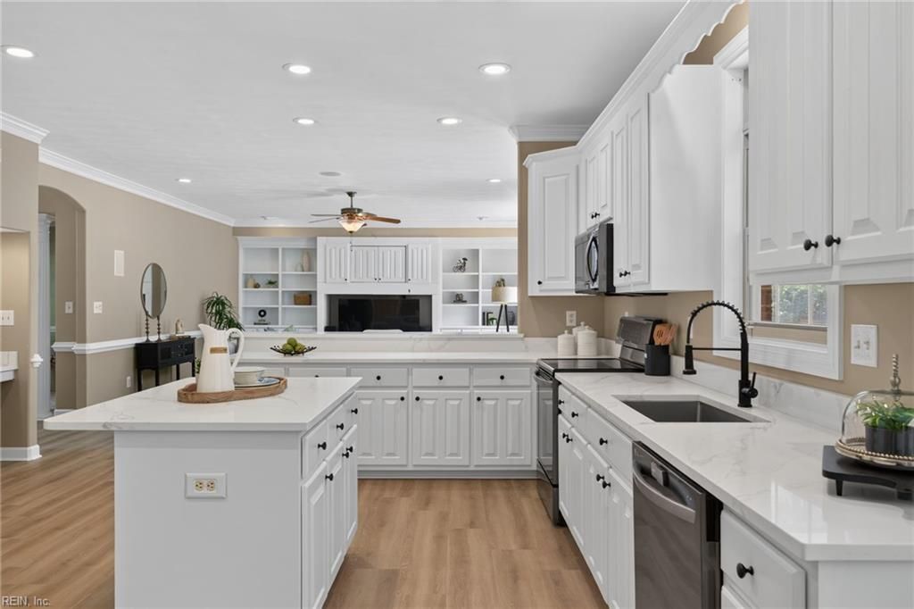 Photo of 129 Greengable Way, Chesapeake, VA 23322 (MLS # 10642562)