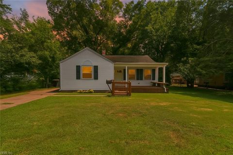 Photo of 804 James Drive, Newport News, VA 23605 (MLS # 10606659)