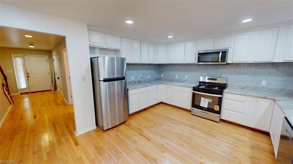 302 La Salle AVE