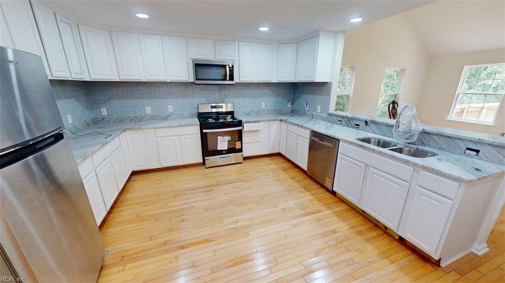 302 La Salle AVE