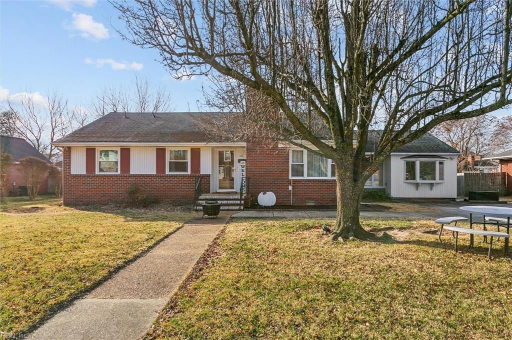 Photo of 18 S Greenfield Avenue, Hampton, VA 23666 (MLS # 10615642)