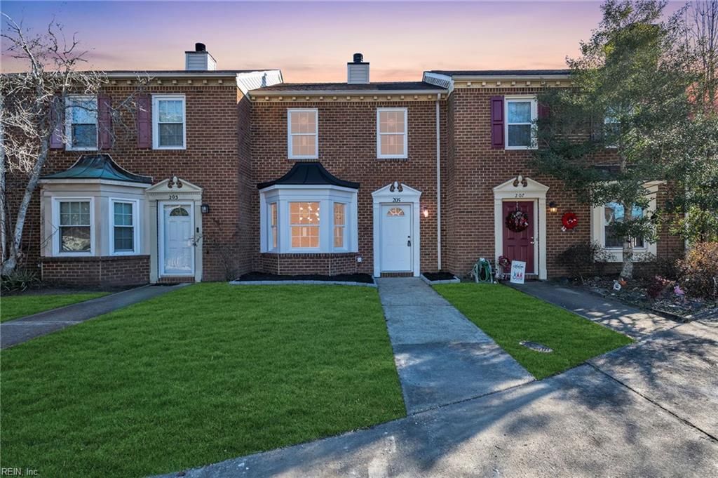 Photo of 205 Marsh Wren Court, Chesapeake, VA 23322 (MLS # 10614741)