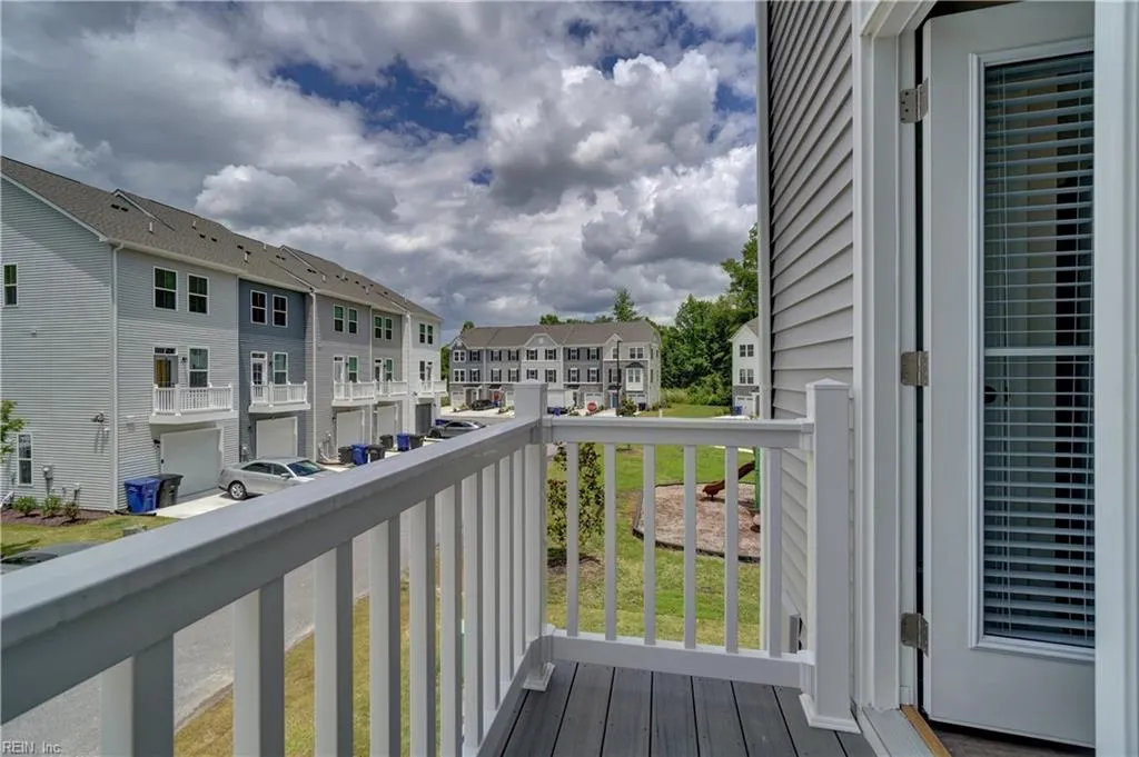 Portsmouth, Virginia 23701, United States, 2 Bedrooms Bedrooms, ,3 BathroomsBathrooms,Residential,Active,223583