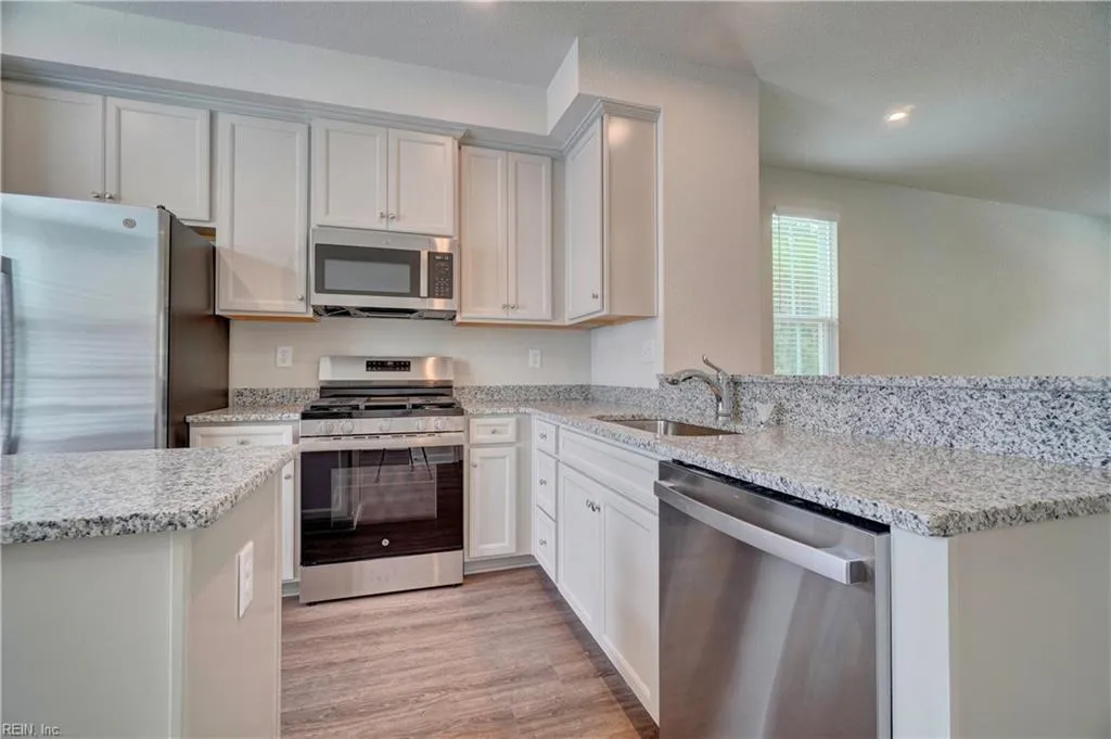 Portsmouth, Virginia 23701, United States, 2 Bedrooms Bedrooms, ,3 BathroomsBathrooms,Residential,Active,223583