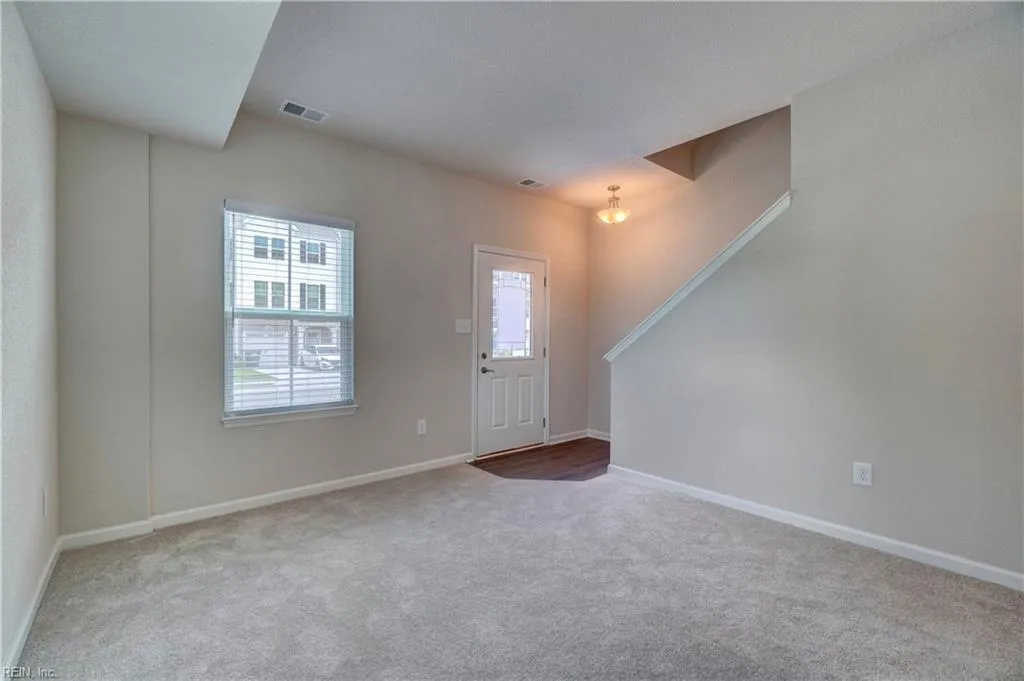 Portsmouth, Virginia 23701, United States, 2 Bedrooms Bedrooms, ,3 BathroomsBathrooms,Residential,Active,223583