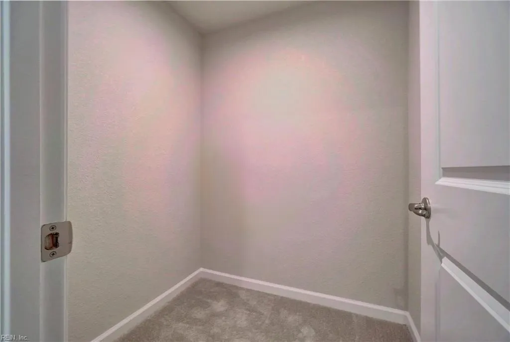 Portsmouth, Virginia 23701, United States, 2 Bedrooms Bedrooms, ,3 BathroomsBathrooms,Residential,Active,223583