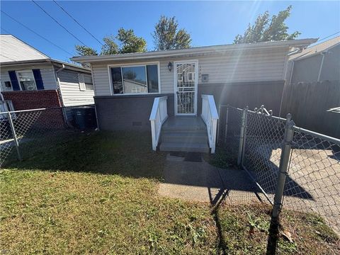 Photo of 1724 Selden Avenue, Norfolk, VA 23523 (MLS # 10606655)