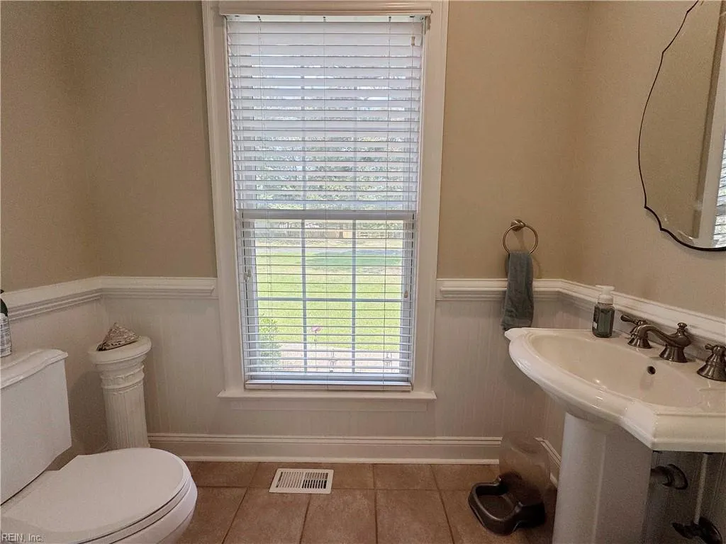 Hallieford, Virginia 23068, United States, 4 Bedrooms Bedrooms, ,3 BathroomsBathrooms,Residential,Active,152141