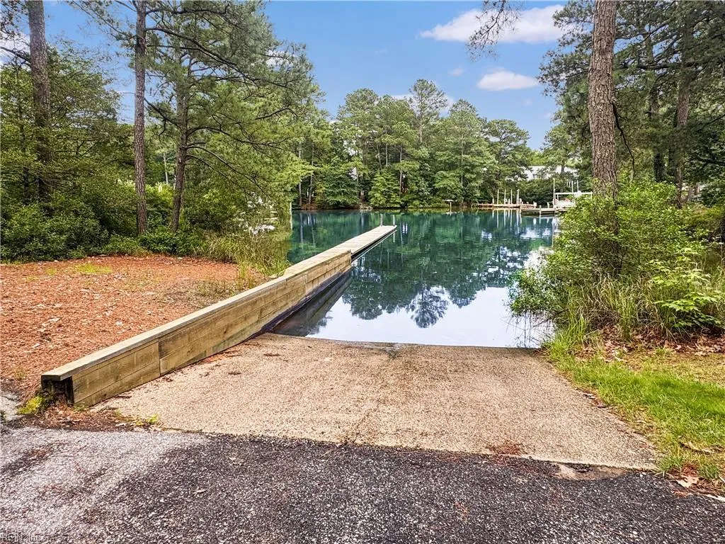 Hallieford, Virginia 23068, United States, 4 Bedrooms Bedrooms, ,3 BathroomsBathrooms,Residential,Active,152141