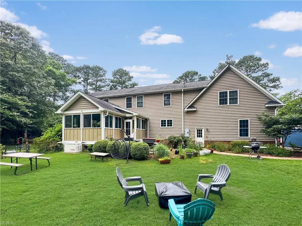 Hallieford, Virginia 23068, United States, 4 Bedrooms Bedrooms, ,3 BathroomsBathrooms,Residential,Active,152141