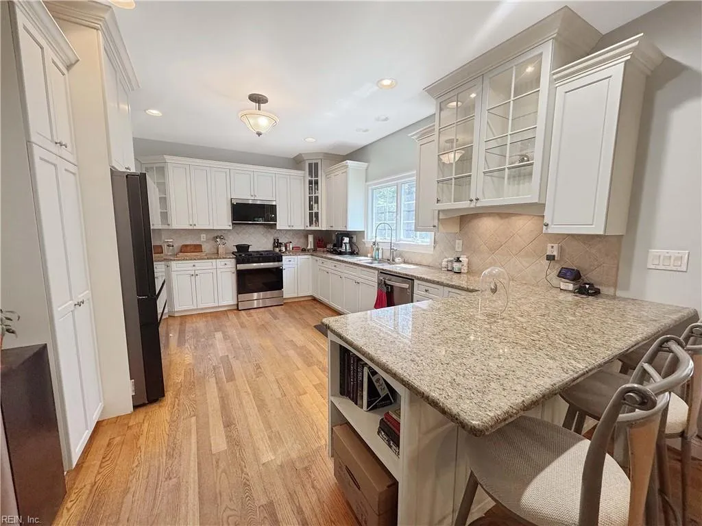 Hallieford, Virginia 23068, United States, 4 Bedrooms Bedrooms, ,3 BathroomsBathrooms,Residential,Active,152141