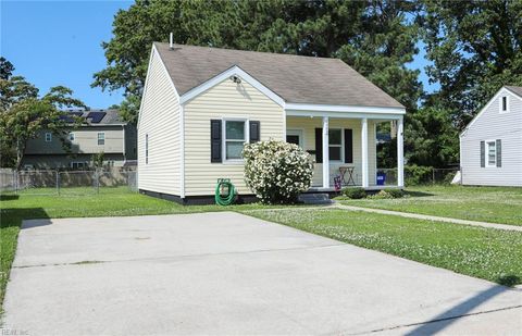 Single Family Residence in Norfolk VA 6383 Partridge Street 27.jpg