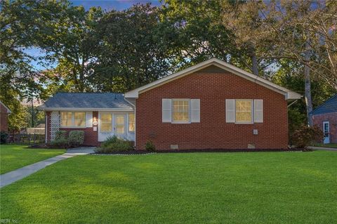 Photo of 863 Catalina Drive, Newport News, VA 23608 (MLS # 10607029)