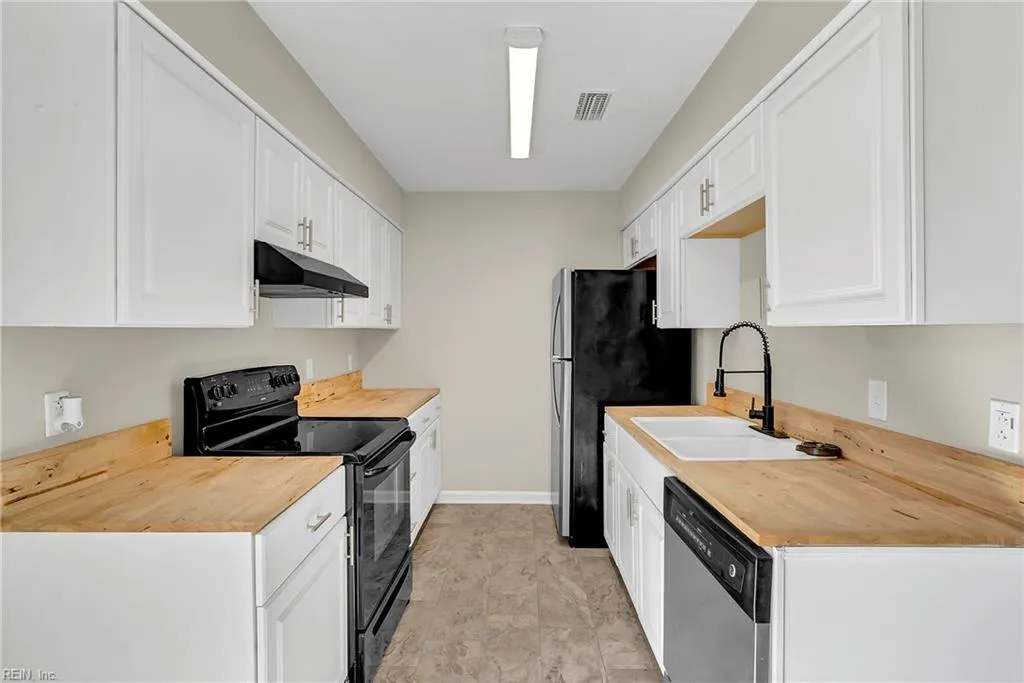 Chesapeake, Virginia 23320, United States, 2 Bedrooms Bedrooms, ,2 BathroomsBathrooms,Residential,Active,97469