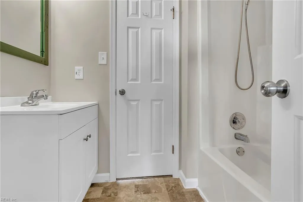 Chesapeake, Virginia 23320, United States, 2 Bedrooms Bedrooms, ,2 BathroomsBathrooms,Residential,Active,97469