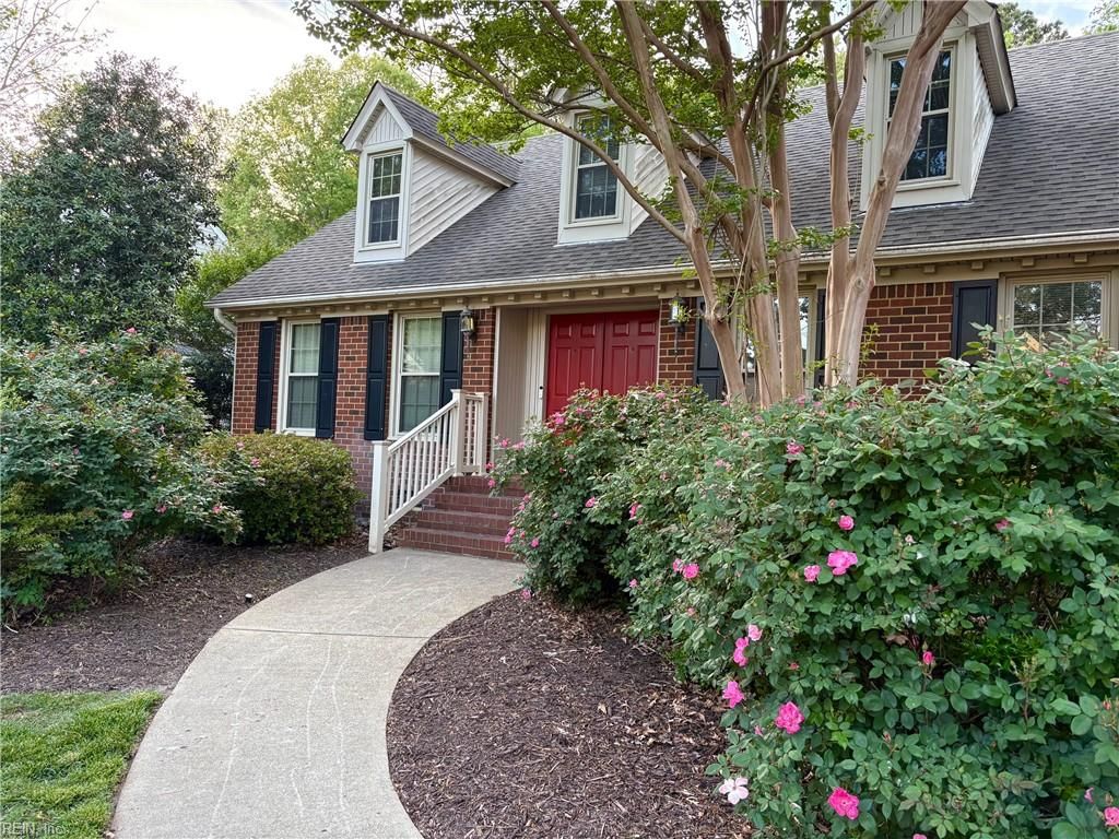 Photo of 828 Forest Lakes Circle, Chesapeake, VA 23322 (MLS # 10630257)