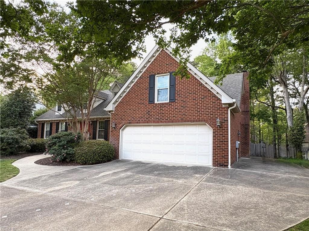 Photo of 828 Forest Lakes Circle, Chesapeake, VA 23322 (MLS # 10630257)