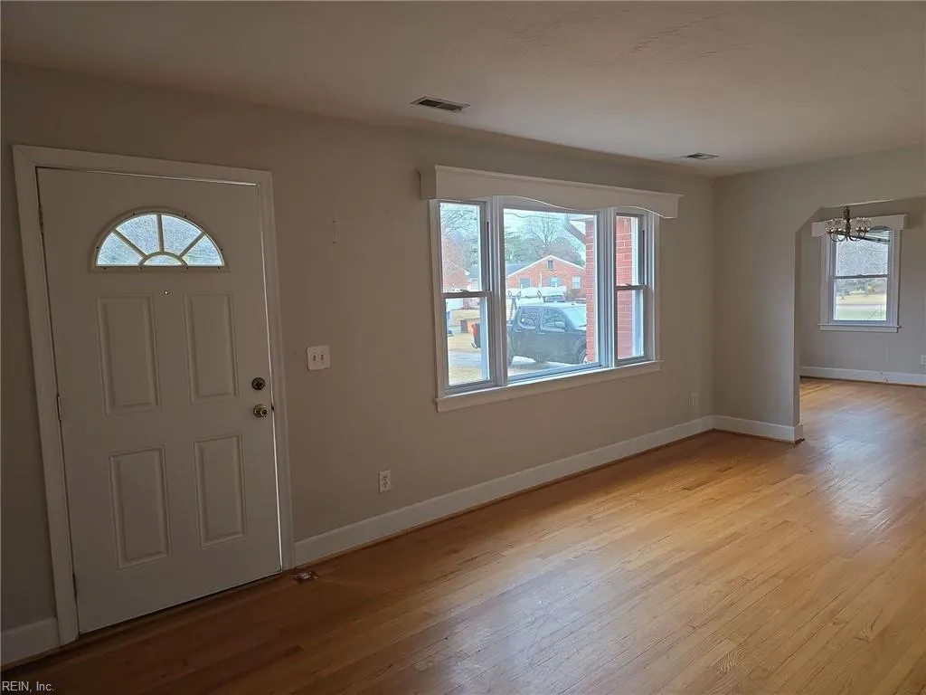 Chesapeake, Virginia 23325, United States, 2 Bedrooms Bedrooms, ,1 BathroomBathrooms,Residential,Pending,4807