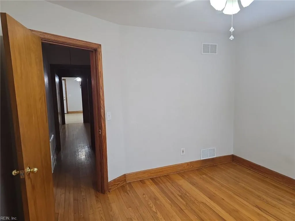 Chesapeake, Virginia 23325, United States, 2 Bedrooms Bedrooms, ,1 BathroomBathrooms,Residential,Pending,4807