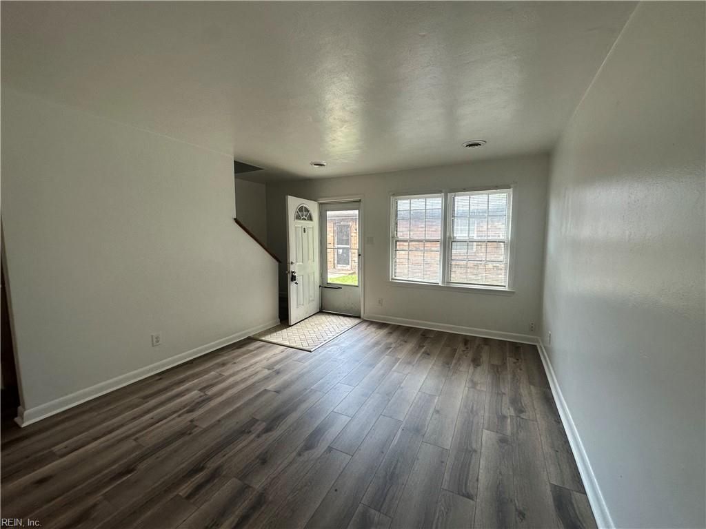 Photo of 1531 Spruce Street #B, Norfolk, VA 23502 (MLS # 10634015)