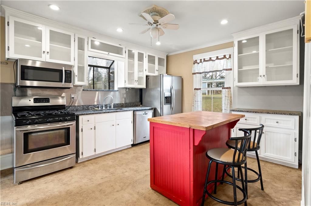 Photo of 227 James Street, Smithfield, VA 23430 (MLS # 10617800)