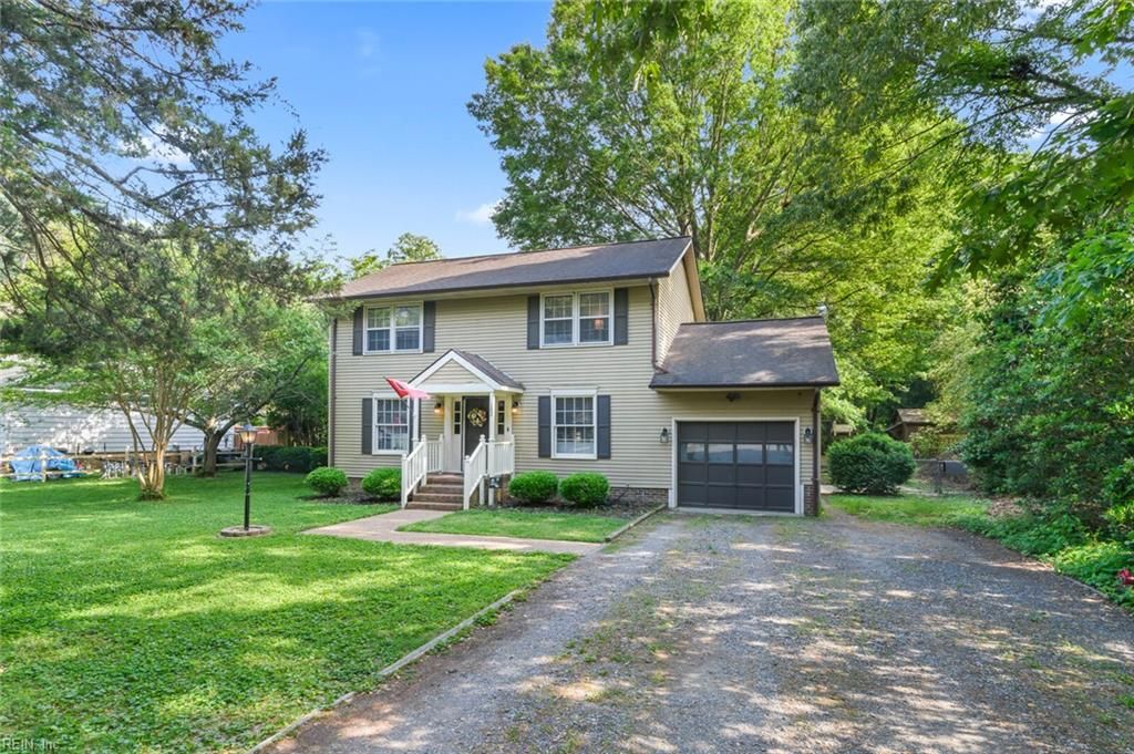 Photo of 102 Dogwood Drive, Williamsburg, VA 23185 (MLS # 10623211)