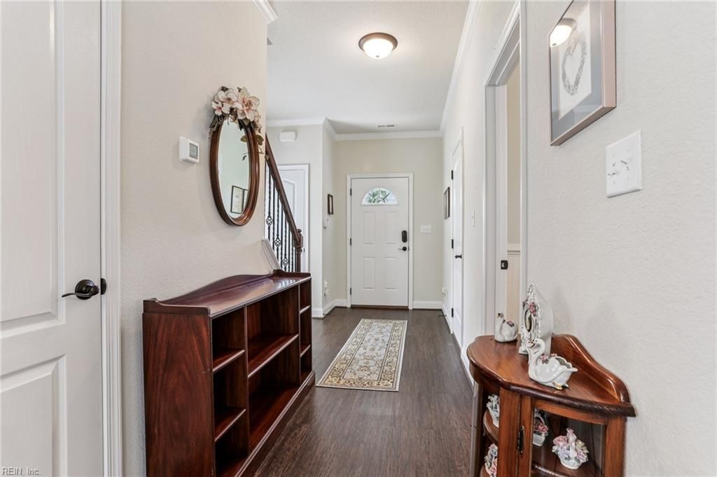 Photo of 7521 Villa Ct Ct, Gloucester Point, VA 23062 (MLS # 10632648)