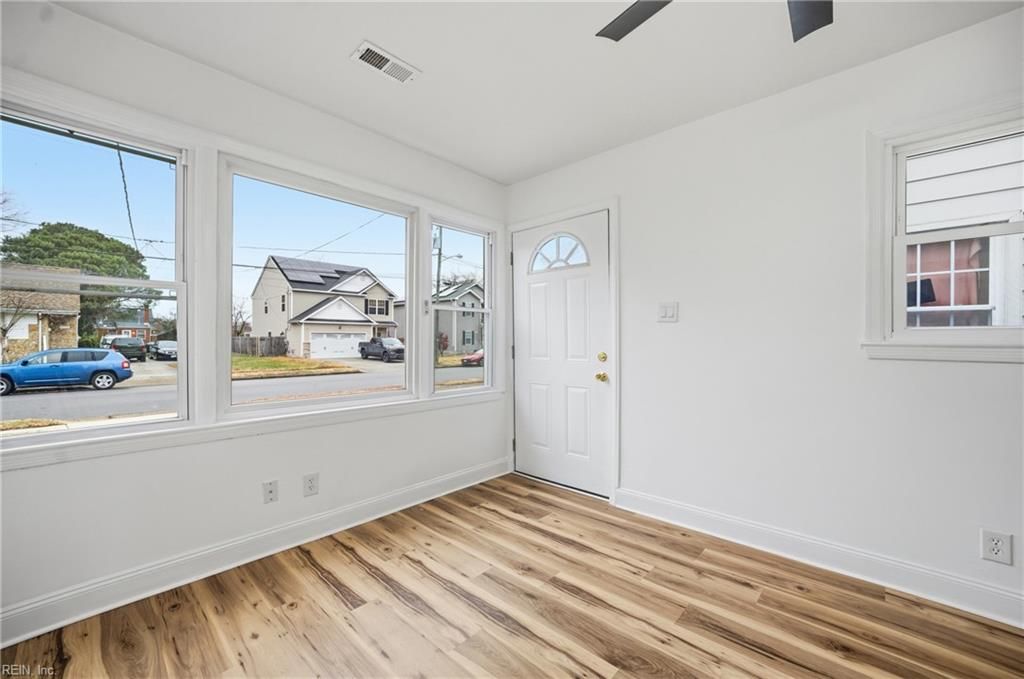 Photo of 2727 Beachmont Avenue, Norfolk, VA 23504 (MLS # 10614273)