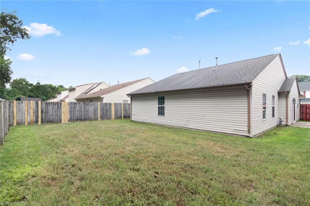 Hampton, Virginia 23666, United States, 3 Bedrooms Bedrooms, ,2 BathroomsBathrooms,Residential,Active,168236