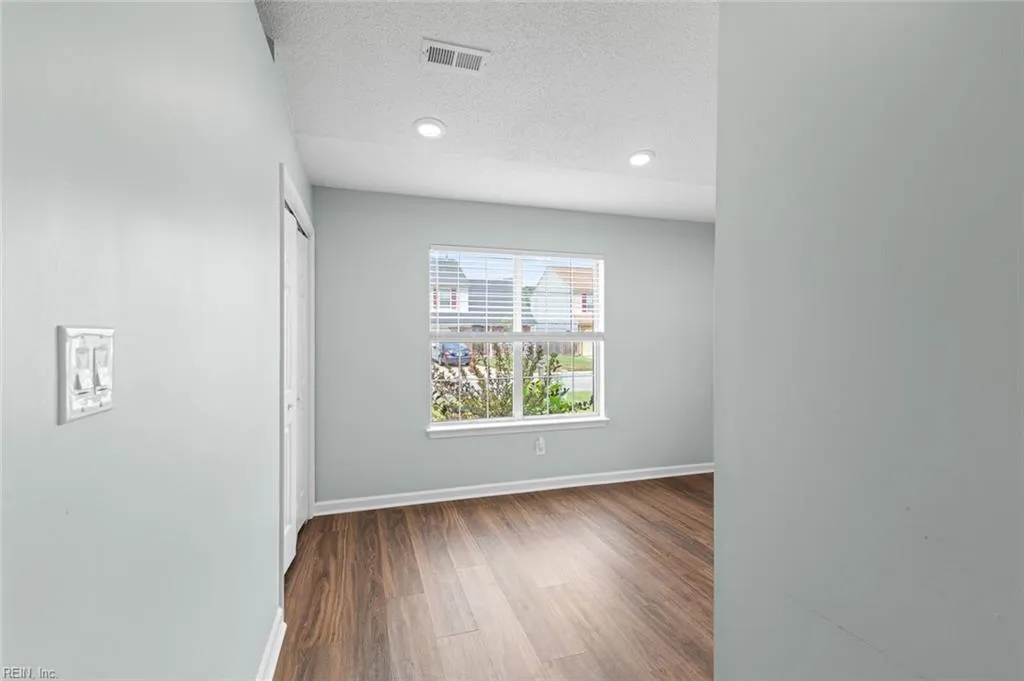 Hampton, Virginia 23666, United States, 3 Bedrooms Bedrooms, ,2 BathroomsBathrooms,Residential,Active,168236