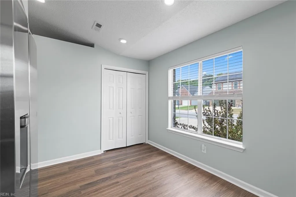 Hampton, Virginia 23666, United States, 3 Bedrooms Bedrooms, ,2 BathroomsBathrooms,Residential,Active,168236