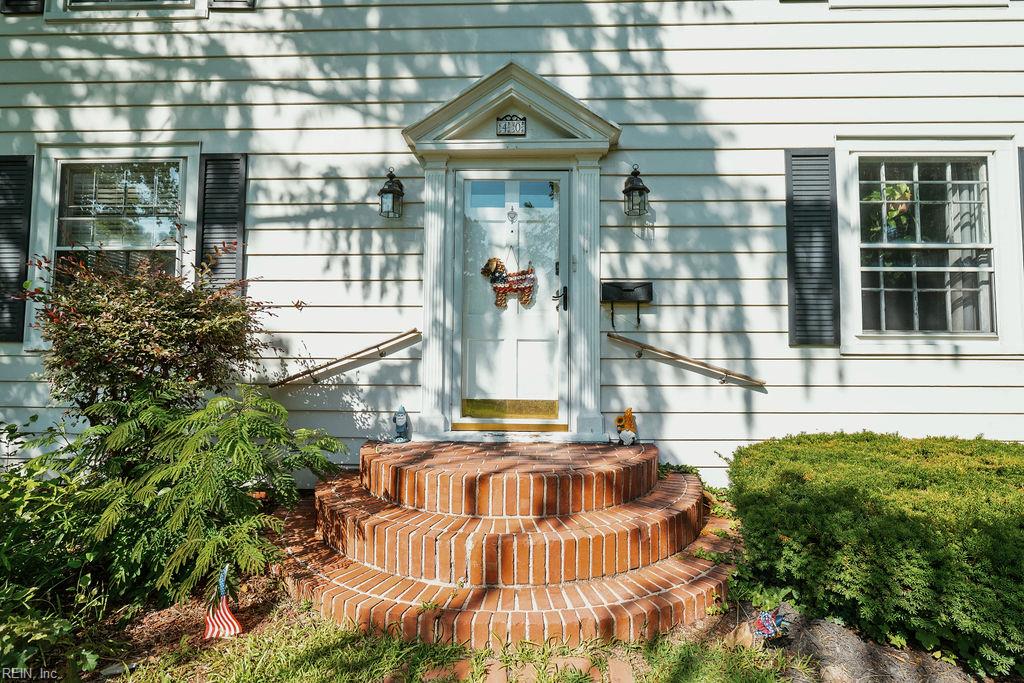 Photo of 40 Pear Avenue, Hampton, VA 23661 (MLS # 10650073)