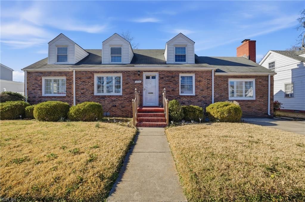 Photo of 7733 Castleton Place, Norfolk, VA 23505 (MLS # 10616066)