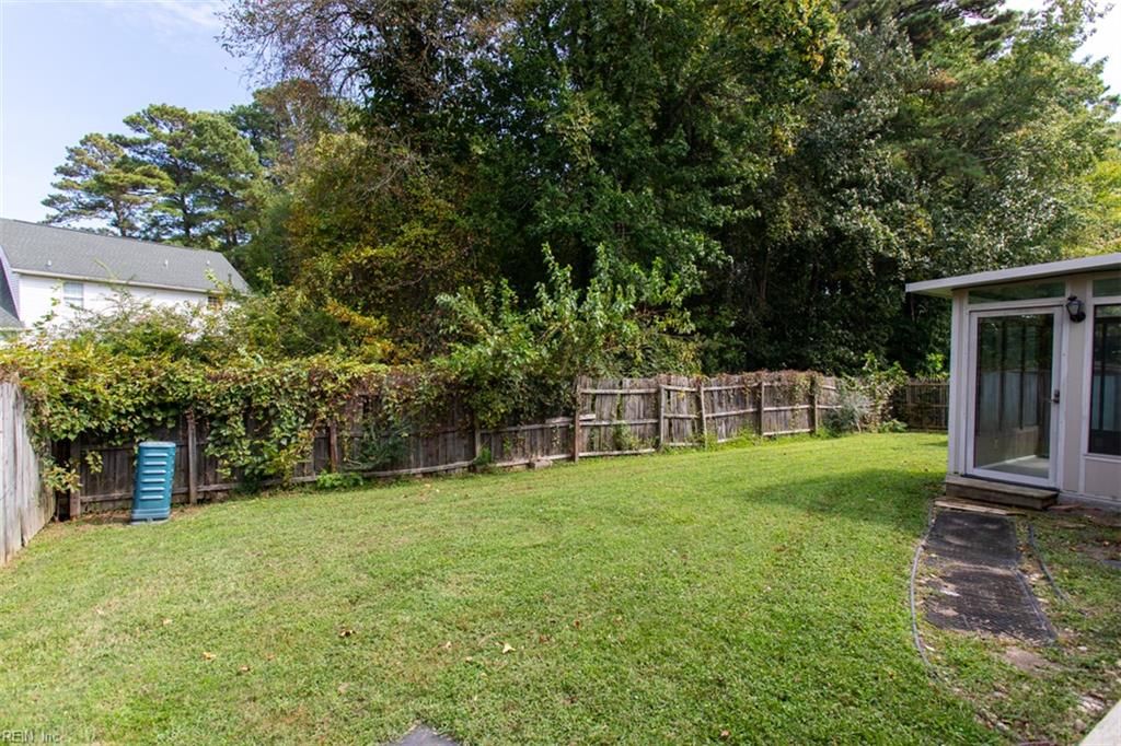 Photo of 29 Newgate Village Road, Hampton, VA 23666 (MLS # 10608850)