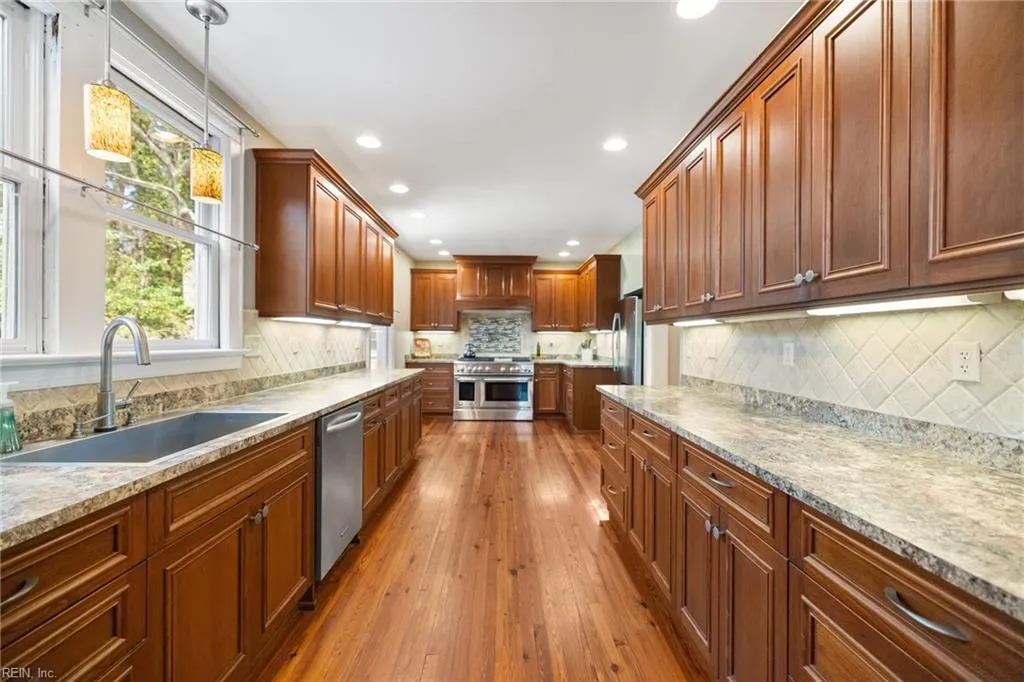 Norfolk, Virginia 23508, United States, 4 Bedrooms Bedrooms, ,3 BathroomsBathrooms,Residential,Pending,105395