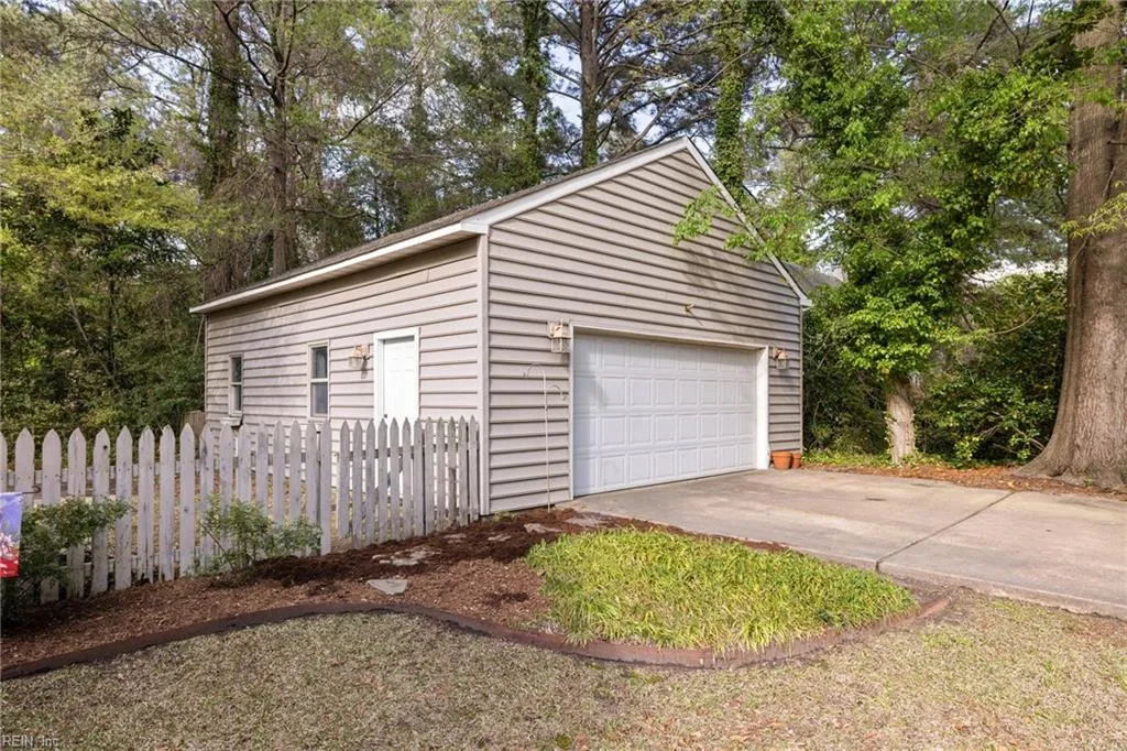 Norfolk, Virginia 23508, United States, 4 Bedrooms Bedrooms, ,3 BathroomsBathrooms,Residential,Pending,105395