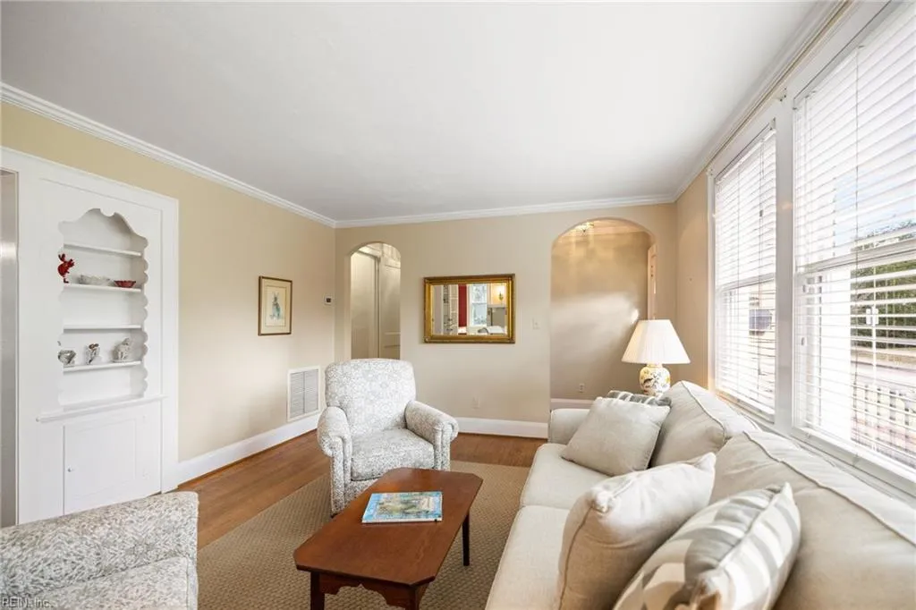 Norfolk, Virginia 23508, United States, 4 Bedrooms Bedrooms, ,3 BathroomsBathrooms,Residential,Pending,105395