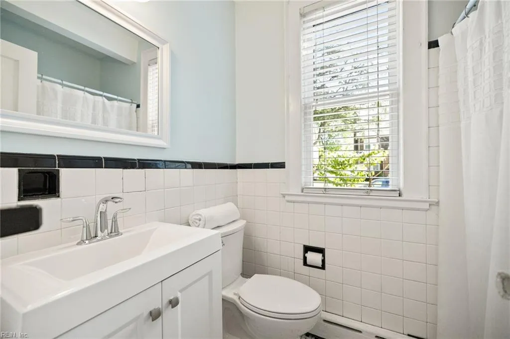 Norfolk, Virginia 23508, United States, 4 Bedrooms Bedrooms, ,3 BathroomsBathrooms,Residential,Pending,105395