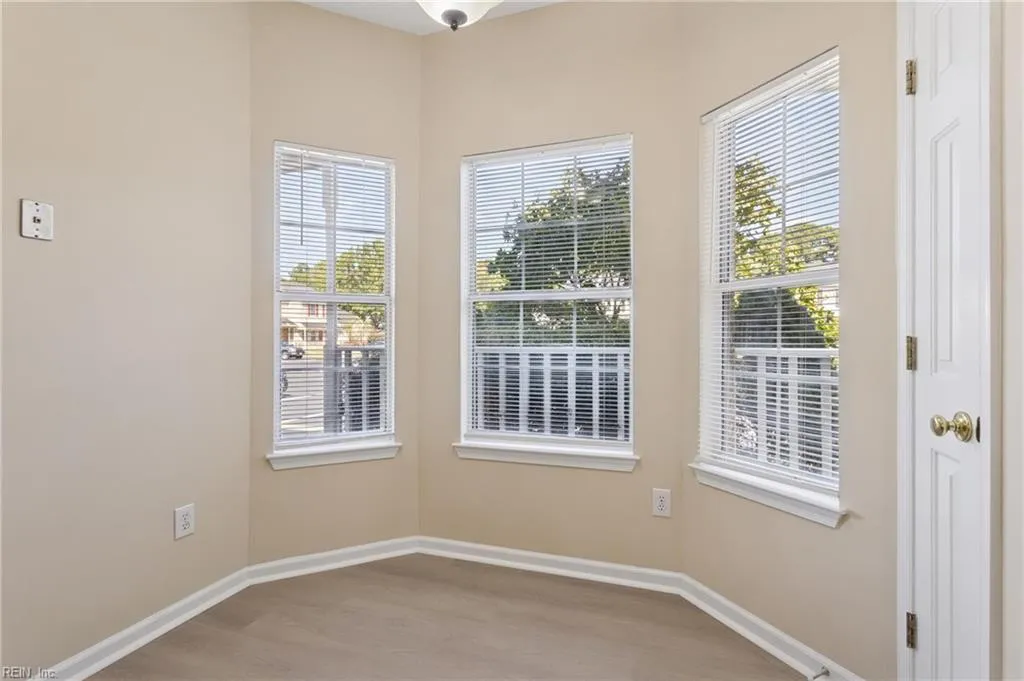 Yorktown, Virginia 23693, United States, 3 Bedrooms Bedrooms, ,3 BathroomsBathrooms,Residential,Active,204049