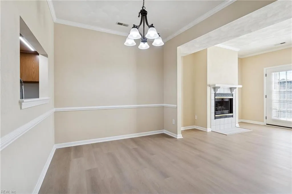 Yorktown, Virginia 23693, United States, 3 Bedrooms Bedrooms, ,3 BathroomsBathrooms,Residential,Active,204049