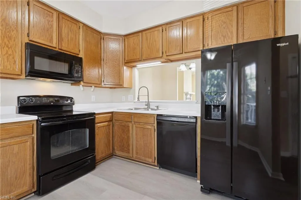 Yorktown, Virginia 23693, United States, 3 Bedrooms Bedrooms, ,3 BathroomsBathrooms,Residential,Active,204049