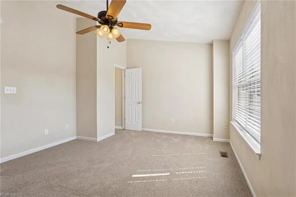 Yorktown, Virginia 23693, United States, 3 Bedrooms Bedrooms, ,3 BathroomsBathrooms,Residential,Active,204049