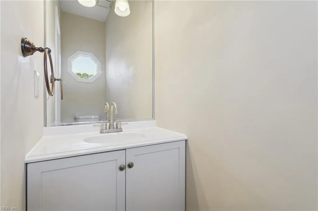 Yorktown, Virginia 23693, United States, 3 Bedrooms Bedrooms, ,3 BathroomsBathrooms,Residential,Active,204049