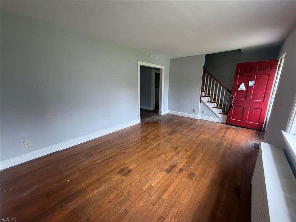 Photo of 165 Commodore Drive, Norfolk, VA 23503 (MLS # 10649656)
