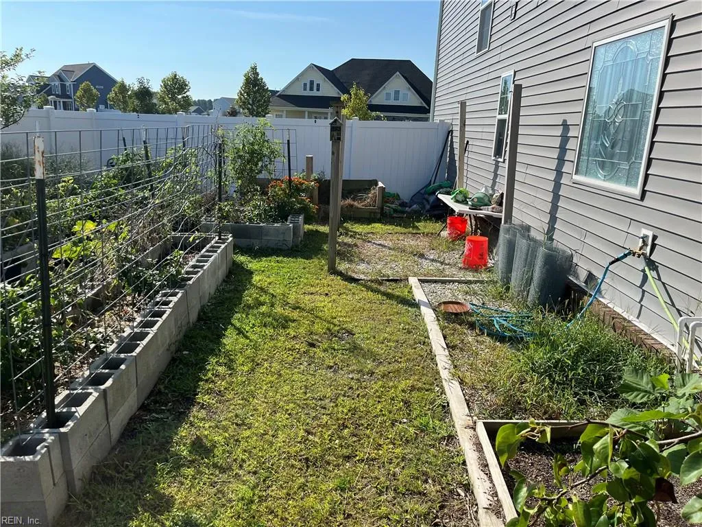 Moyock, North Carolina 27958, United States, 5 Bedrooms Bedrooms, ,4 BathroomsBathrooms,Residential,Active,169848