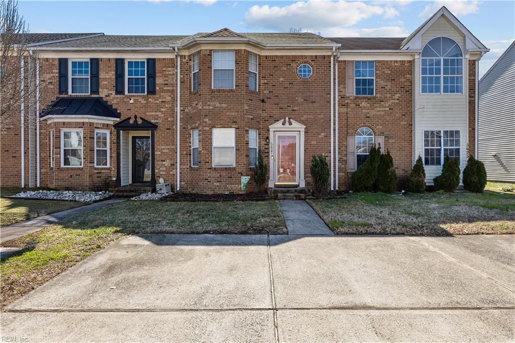 Photo of 5627 Rivermill Circle, Portsmouth, VA 23703 (MLS # 10623244)