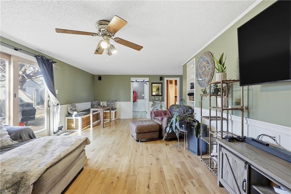 Photo of 945 Redwood Circle, Virginia Beach, VA 23464 (MLS # 10631890)