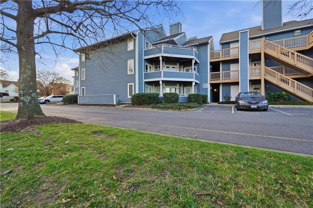 Photo of 2521 Bridge Side Place, Virginia Beach, VA 23455 (MLS # 10612658)